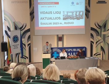 Konferencijos dalyvius pasveikino Respublikinės Šiaulių ligoninės direktorius Mindaugas Pauliukas.