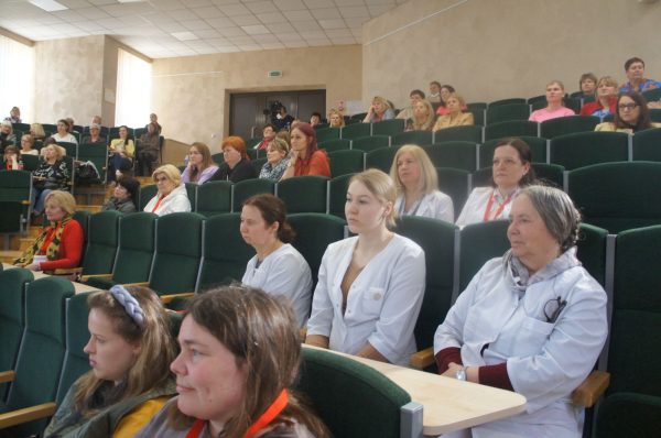 Konferencijos dalyviams pranešimus skaitė ne tik Respublikinės Šiaulių ligoninės gydytojai, bet ir svečiai iš Rygos (Latvija), Vilniaus ir Kauno klinikų.