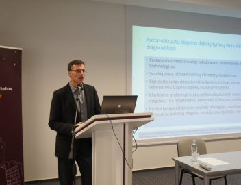 RŠL gydytojas, Laboratorinės diagnostikos skyriaus vedėjas G. Makštutis.