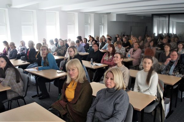 Vilniaus Universiteto Šiaulių akademijos Informacijos centro salė vos talpino konferencijos dalyvius.